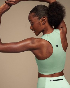 Camiseta sin Manga On Cloud Race Crop Mujer Green | CR_ON8942