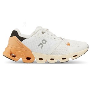 Tenis para Correr On Cloud Cloudflyer 4 Mujer White / Gold | CR_ON8390